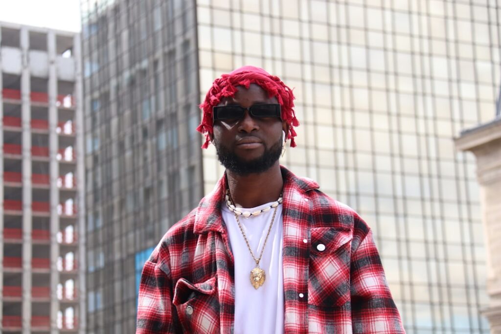 entdecken sie das vermögen von montanablack, einem der bekanntesten deutschen streamer und influencer. erfahren sie mehr über sein einkommen, seine einnahmequellen und seinen finanziellen erfolg.