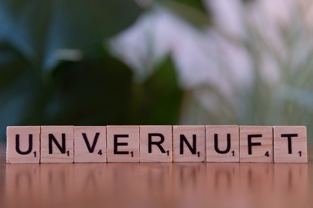 abkürzung: eine kurze form oder ein kurzwort, das verwendet wird, um längere begriffe oder ausdrücke abzukürzen und die kommunikation zu vereinfachen.