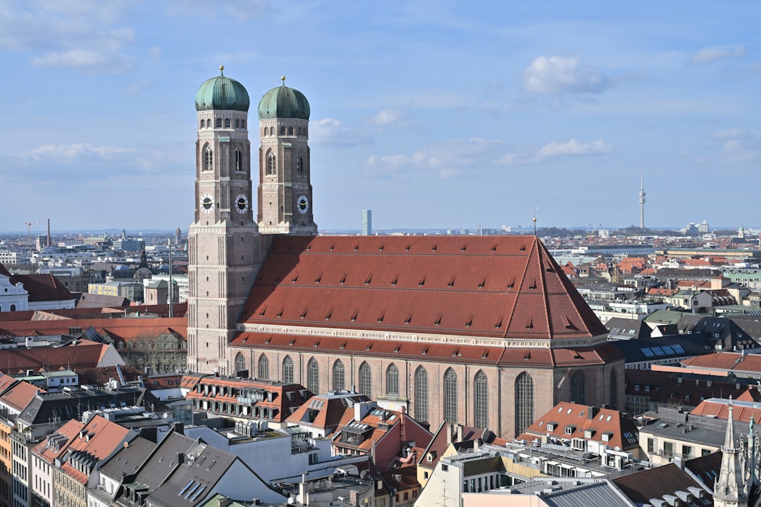 registrierung eines unternehmens in münchen leicht gemacht – erfahren sie alles über die schritte, anforderungen und vorteile für ihre geschäftsgründung in der bayerischen hauptstadt.