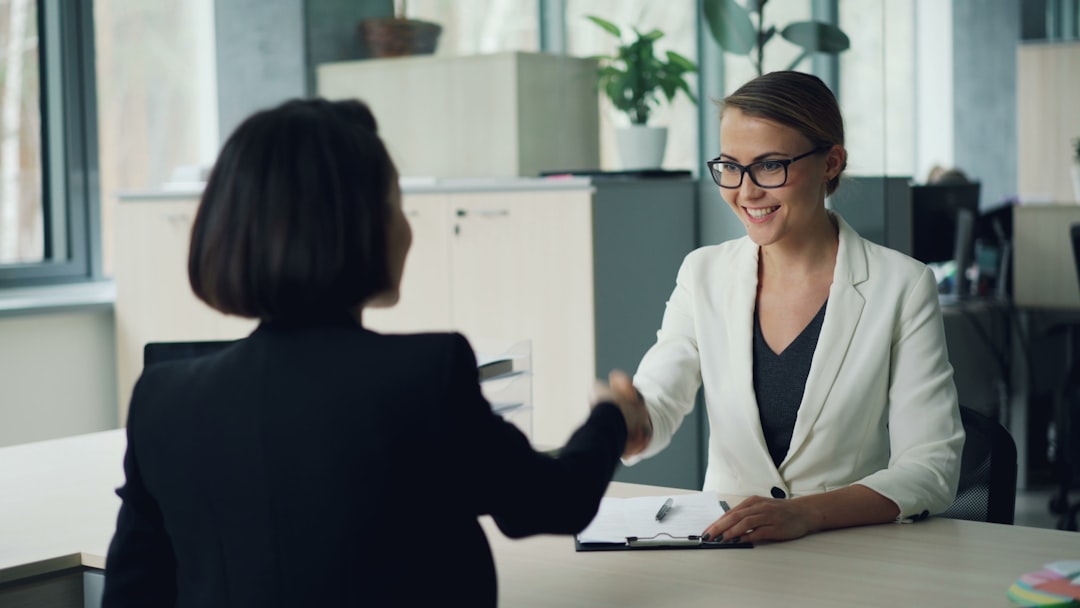 effektives onboarding: ein reibungsloser start für neue mitarbeiter durch strukturierte einarbeitung und integration ins team.