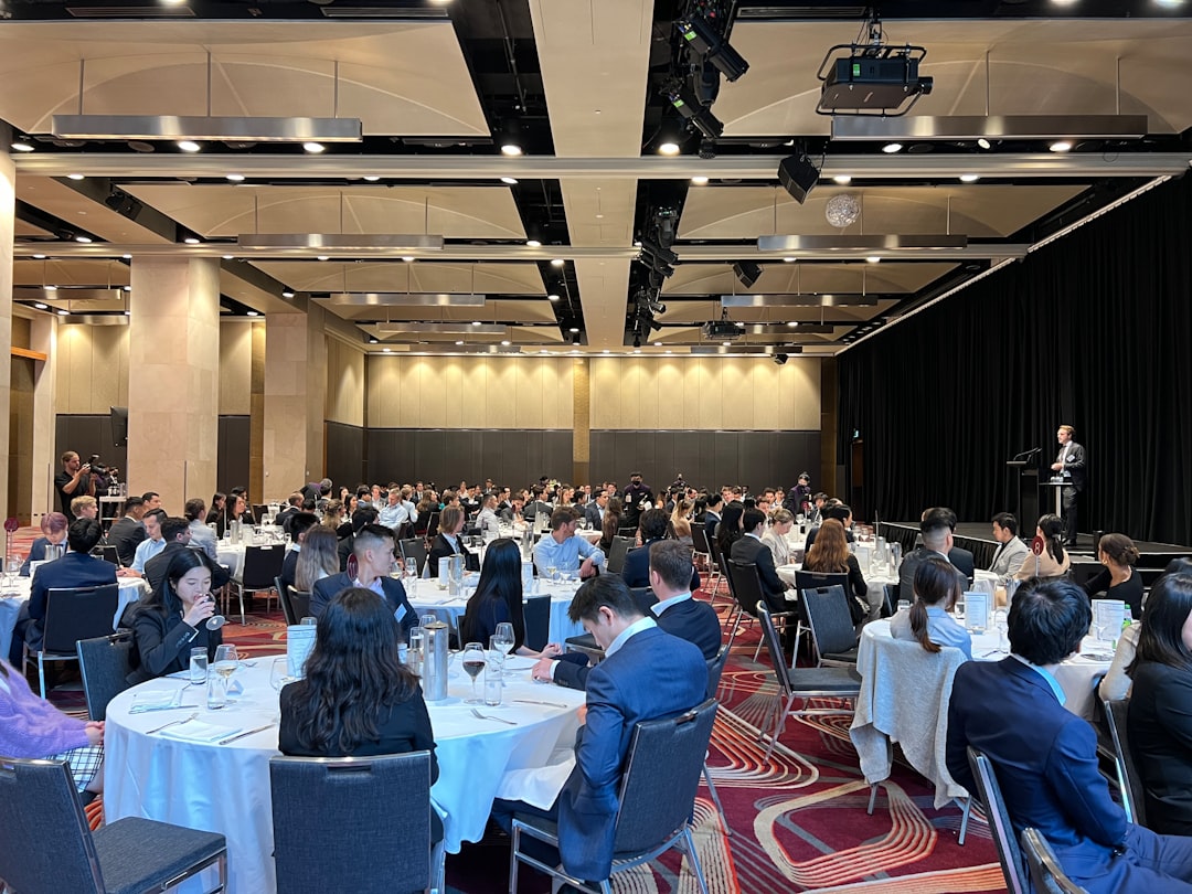 der founder summit ist eine erstklassige veranstaltung für gründer und unternehmer, die netzwerken, inspiration und wertvolle einblicke in die startup-welt suchen.