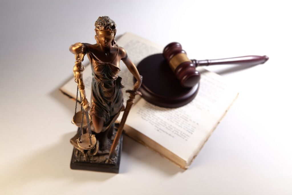vollmacht: rechtliche ermächtigung zur vertretung einer anderen person in wichtigen angelegenheiten.